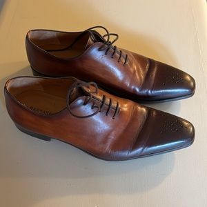 Magnanni brown leather shoes. In great shape. Only worn once.